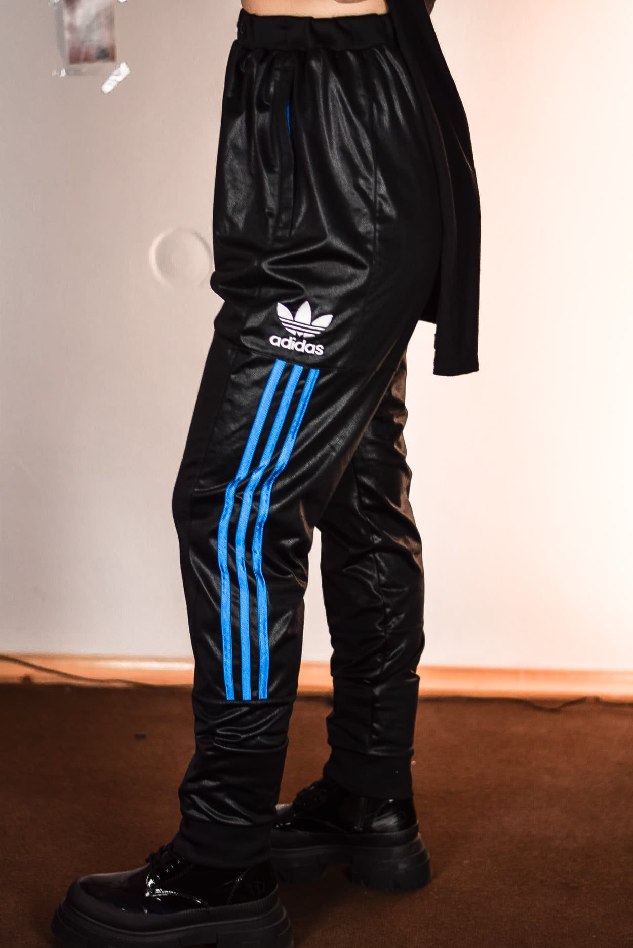 Pantaloni Adidas XS S M vintager.ro