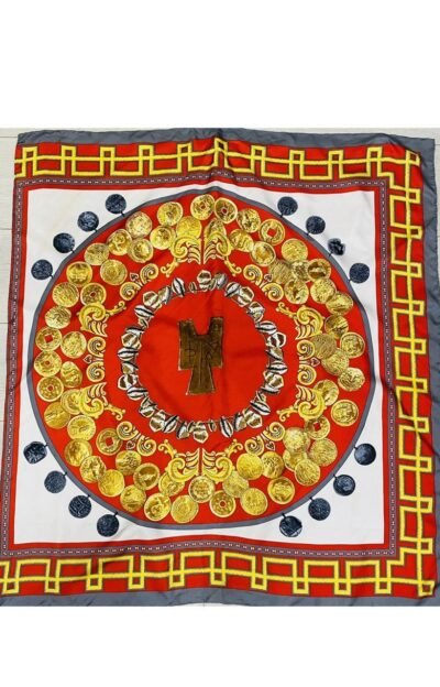 Eșarfă History
