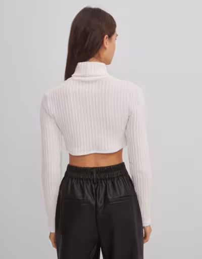 Pulover Bershka cropped | S