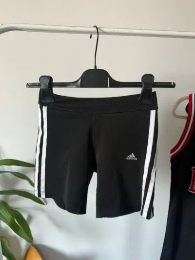 Pantaloni Scurti Negri Adidas Femei | Marimea XS