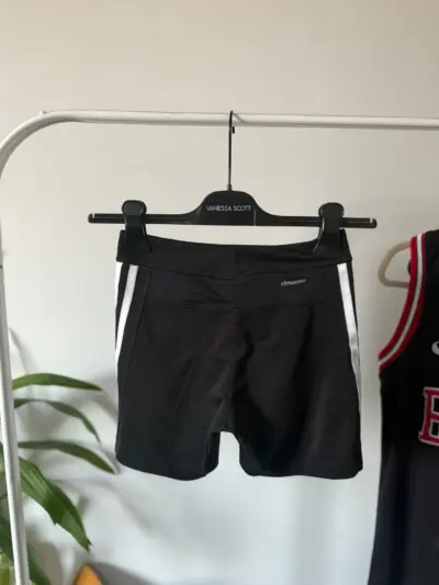 Pantaloni Scurti Negri Adidas Femei | Marimea XS